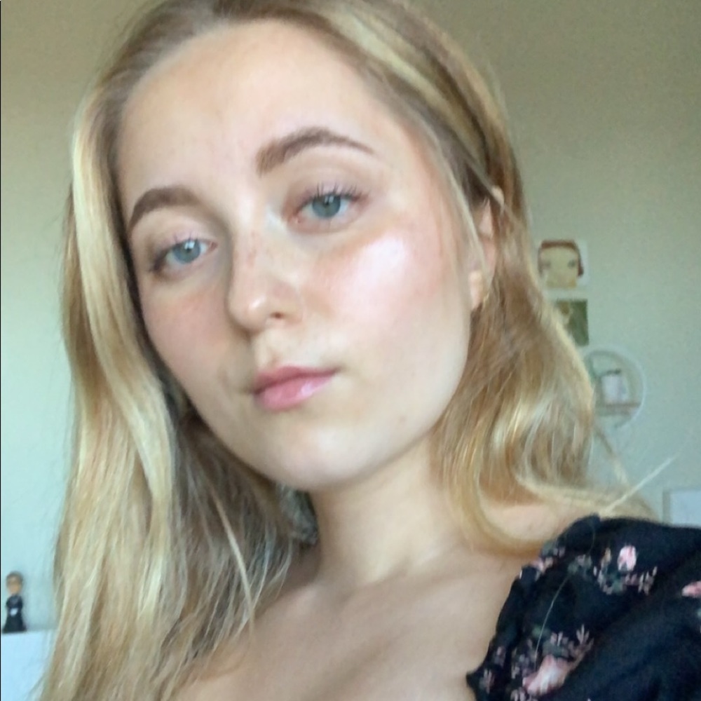 Meet your Posher, Nikki